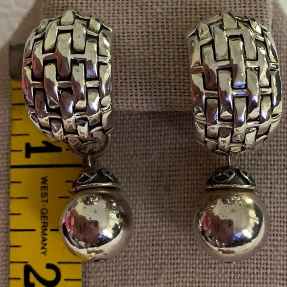 Silver color clips earrings beautiful. - Picture 2 of 8